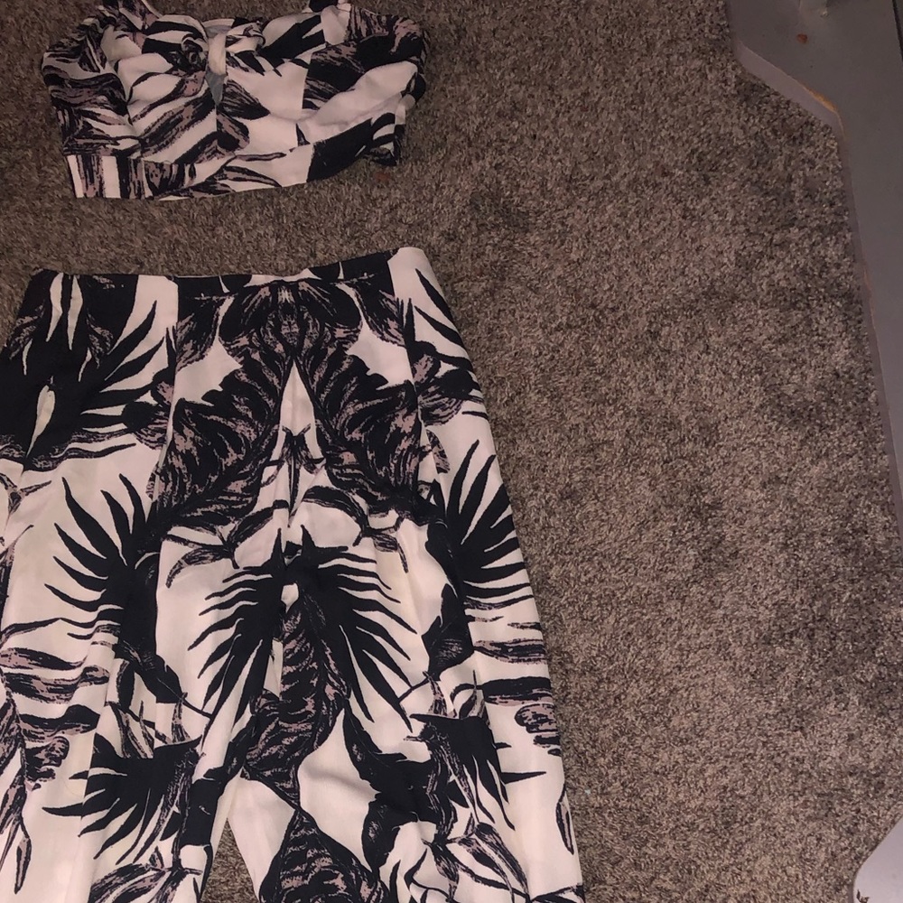 2 piece jumpsuit, worn once, in good condition!